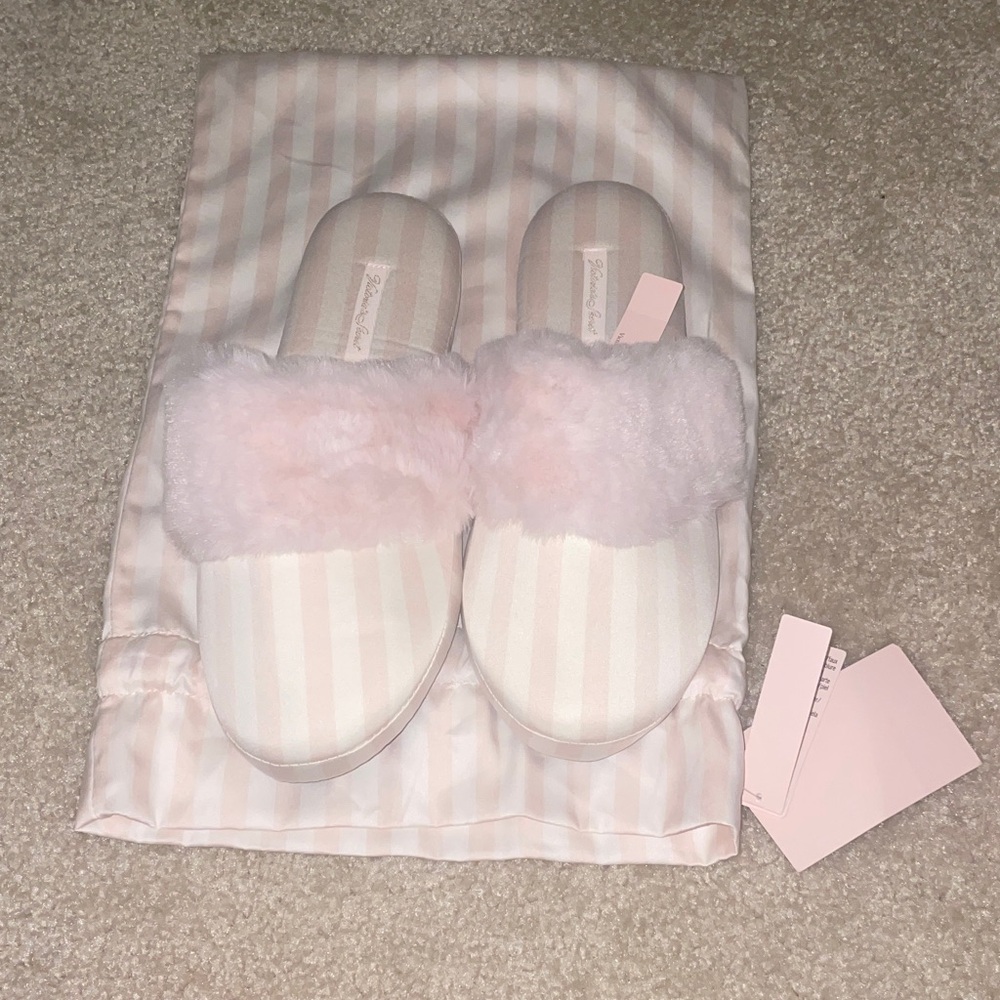 NWT Victoria’s Secret slippers